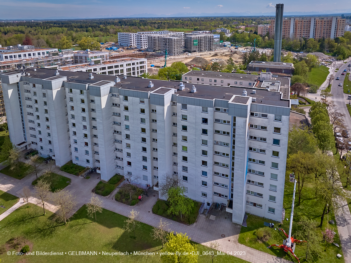04.05.2023 - Luftbilder vom Alexisqaurtier und Pandion Verde in Neuperlach